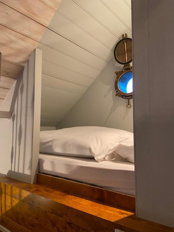 B&B De Lage Zwaluw Zwaluwe Exteriör bild