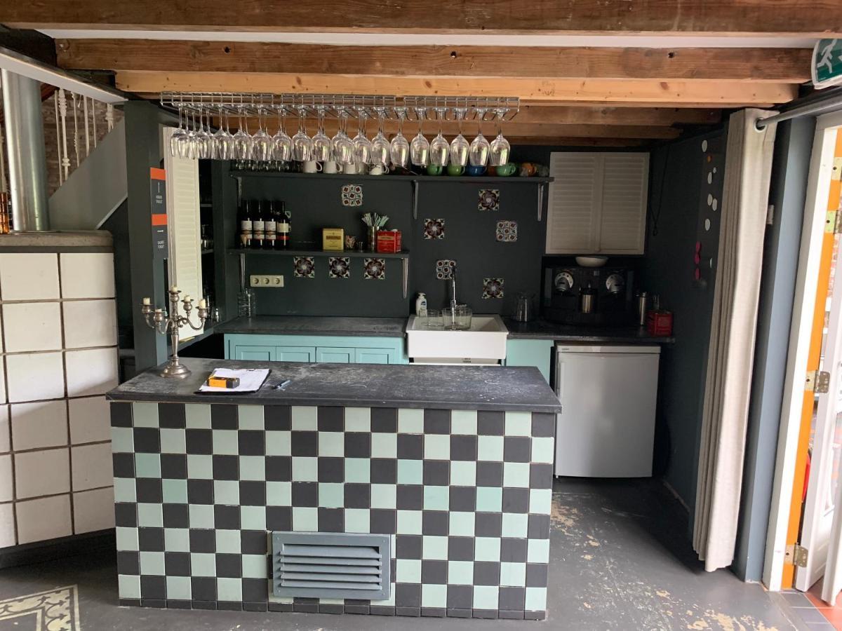 B&B De Lage Zwaluw Zwaluwe Exteriör bild