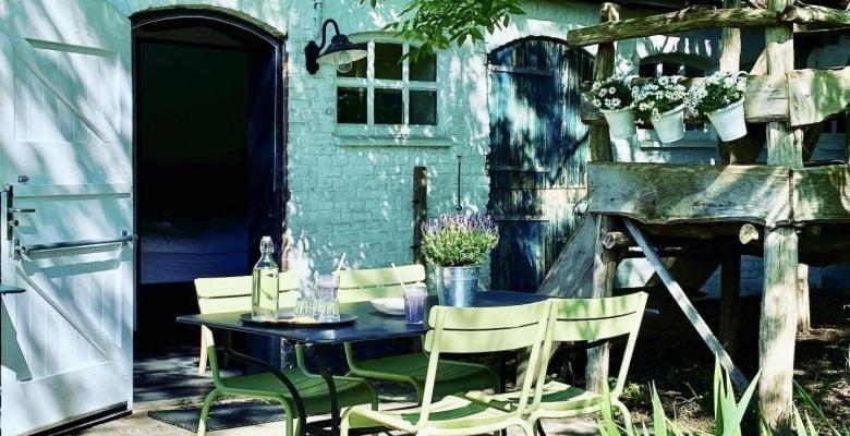 B&B De Lage Zwaluw Zwaluwe Exteriör bild